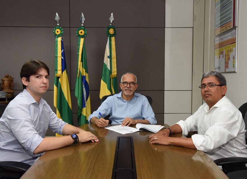 Prefeito Edvaldo sanciona lei para novo prazo de isenção do IPTU e perdão de dívidas