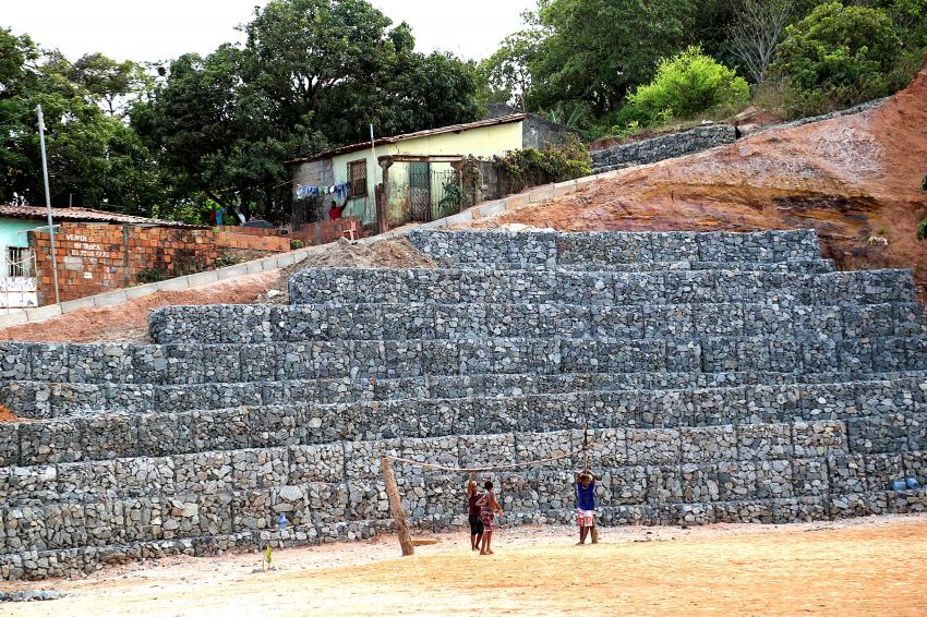 Prefeitura leva infraestrutura a mais de 60 ruas em comunidades do Santa Maria