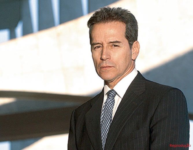 STJ concede prisão domiciliar temporária ao ex-senador Luiz Estevão