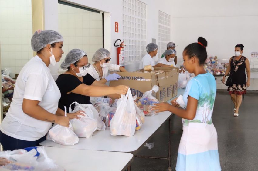 Prefeitura de Aracaju divulga relação das escolas onde haverá entrega de kits de alimentação