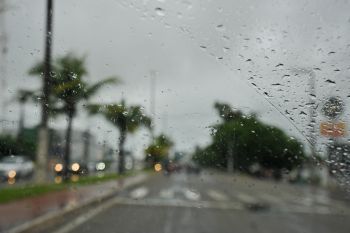 Alerta de chuva e mar revolto em Sergipe
