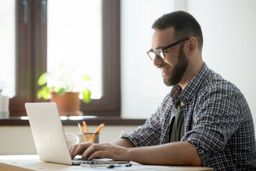 Como manter o espírito de equipe com o trabalho home office