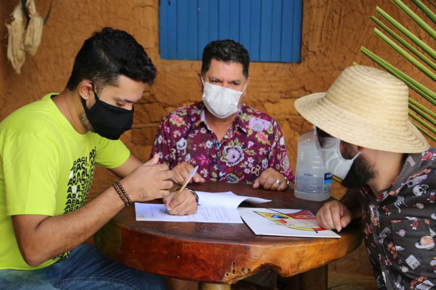 Prefeitura realiza pagamento de artistas do Forró Caju em Casa