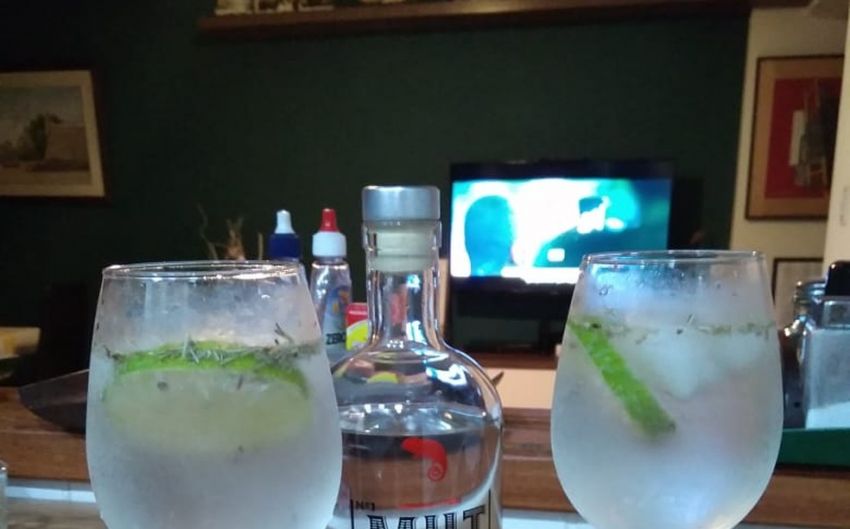 Isolamento social x bebida alcoólica: por que as pessoas estão bebendo mais?