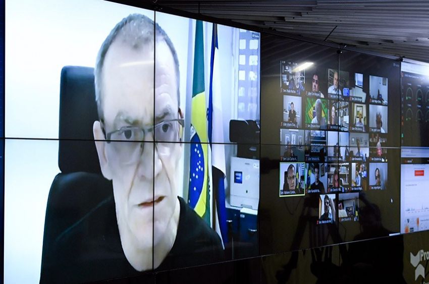 Desvio de recursos para combate à covid-19 pode se tornar crime hediondo