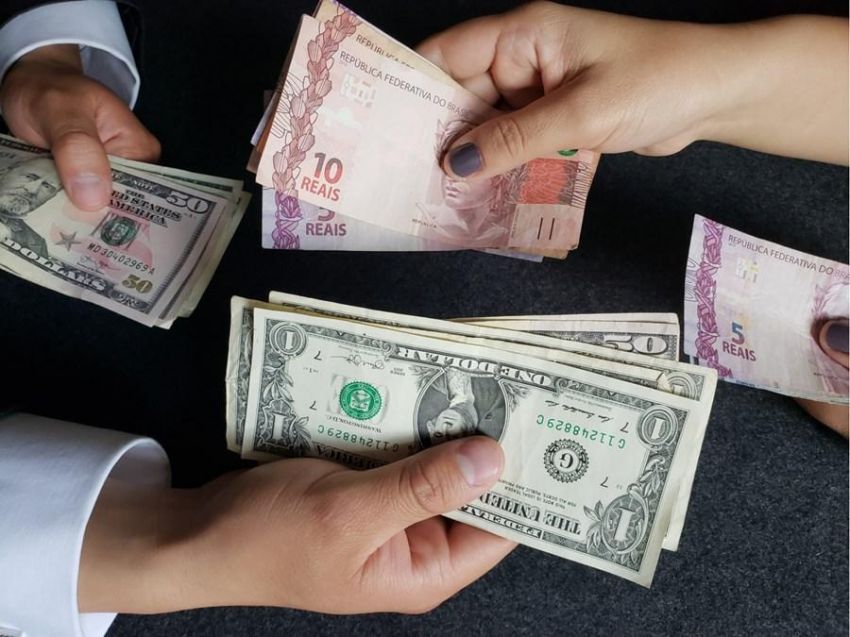 Fuga de investidores do Brasil mais que dobra em 2020