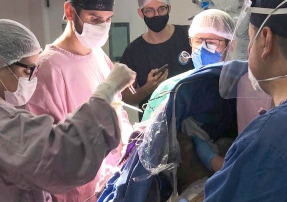 Hospital de Cirurgia realiza mais uma cirurgia de retirada de tumor cerebral com o paciente acordado
