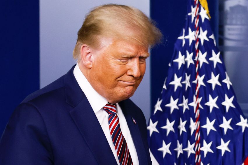 Trump pede que chefe de órgão responsável por transição com Biden faça os 'protocolos iniciais'