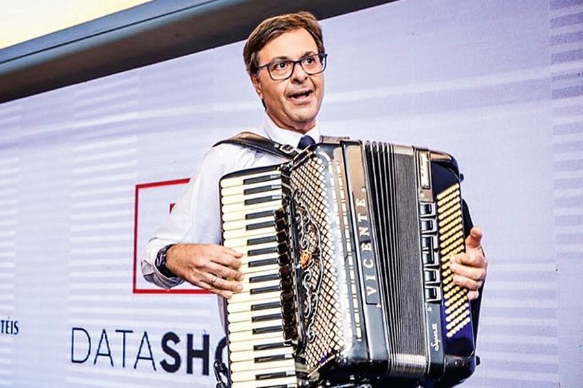 Gilson Neto assume Ministério do Turismo