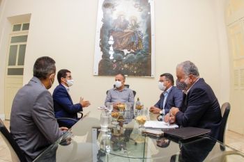 Belivaldo discute modernização do Aeroporto Santa Maria com concessionária Aena