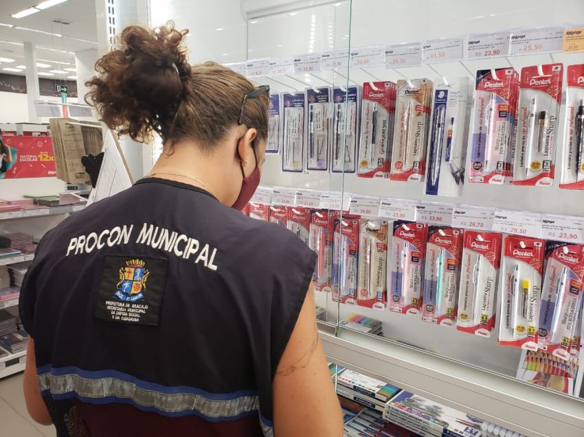 Material escolar: Procon Aracaju fiscaliza cerca de 30 estabelecimentos do ramo