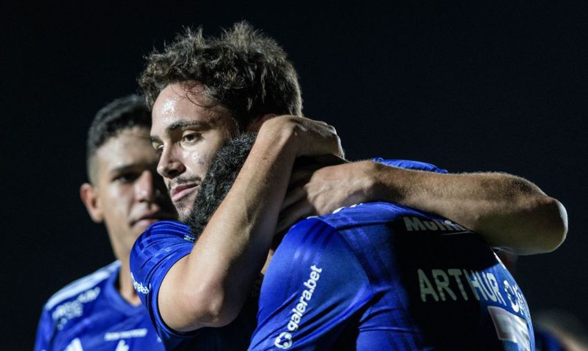 Cruzeiro evita queda na Série B e distancia Operário-PR do acesso