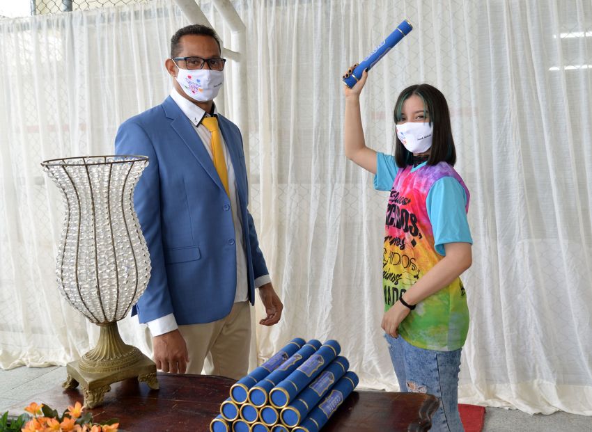 Centro de Excelência Djenal Tavares de Queiroz realiza primeira formatura do Ensino Médio em Tempo Integral