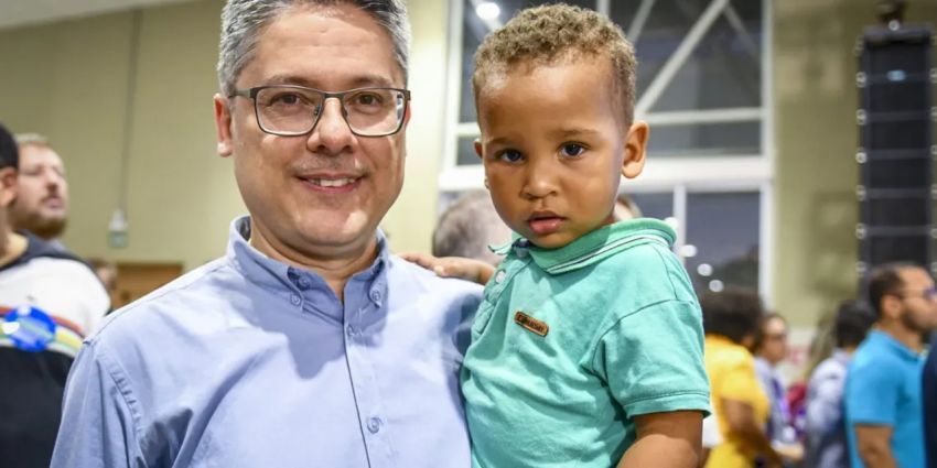 Sancionada emenda de Alessandro Vieira que garante R$ 5,8 bi para adequação do Benefício da Primeira Infância