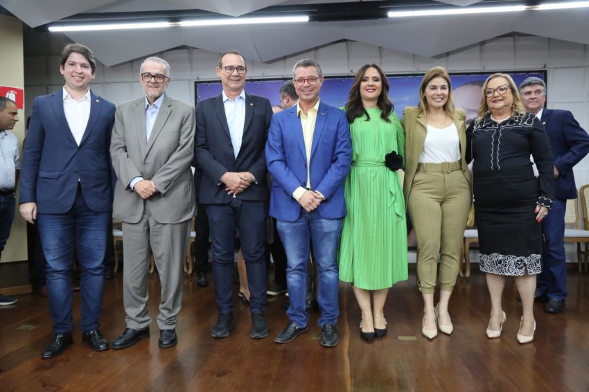 Governador Fábio empossa novas secretárias do Meio Ambiente e da Transparência e Controle