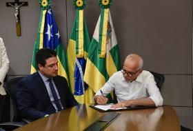 Prefeito Edvaldo se afasta por 15 dias para missão oficial na China; presidente da Câmara assume PMA