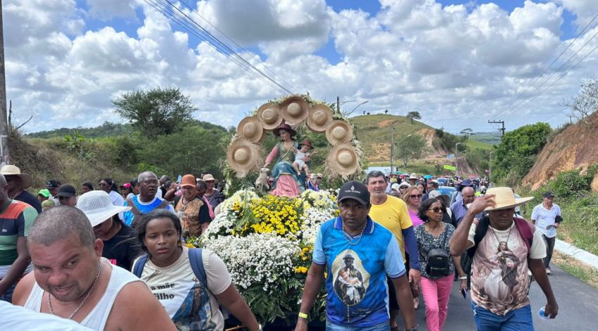 Peregrinação a Divina Pastora reúne milhares de pessoas