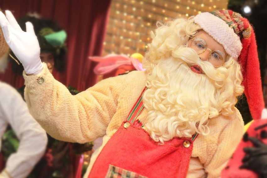 Shopping Jardins brinda as famílias com o espetáculo A Fábrica de Brinquedos do Papai Noel