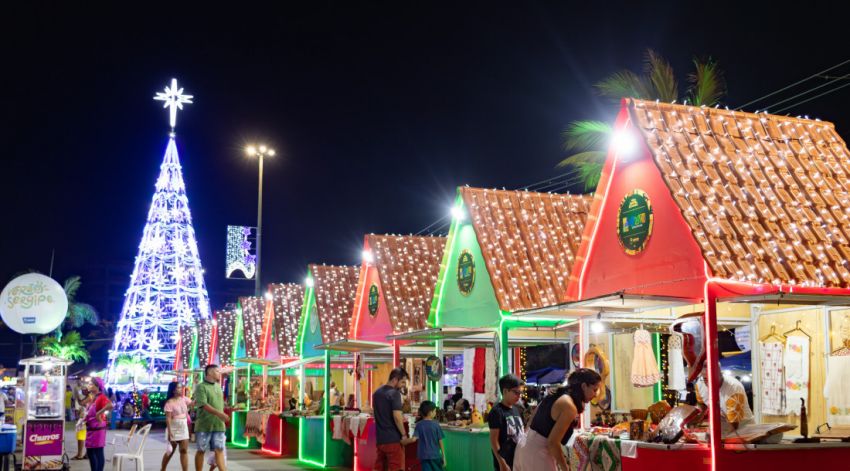 Parada Um Sonho de Natal faz último desfile na Orla