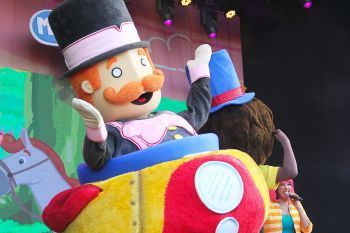 Bandinha de carnaval, Márcia Freire e Mundo Bita comandam a folia no Shopping Jardins