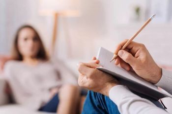 Busca por cursos de Psicologia registra aumento de 112,4% no Brasil