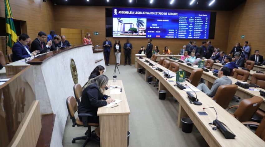 Deputados aprovam projeto que altera carreira de auditores fiscais tributários