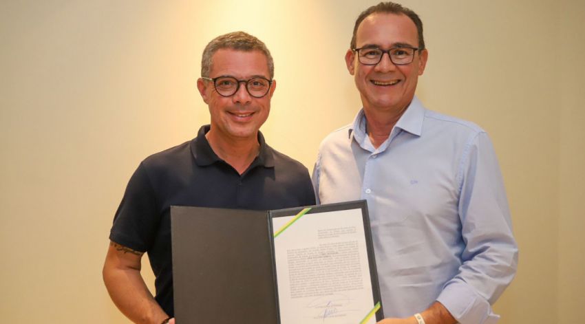 Mitidieri transmite cargo para o vice-governador Zezinho Sobral