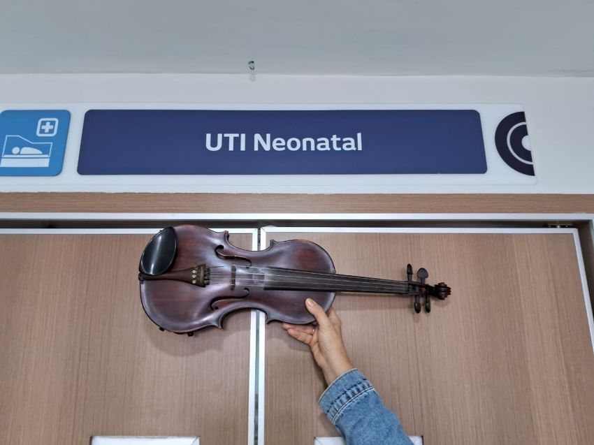 Musicoterapia leva alegria para pacientes do Hospital Gabriel Soares