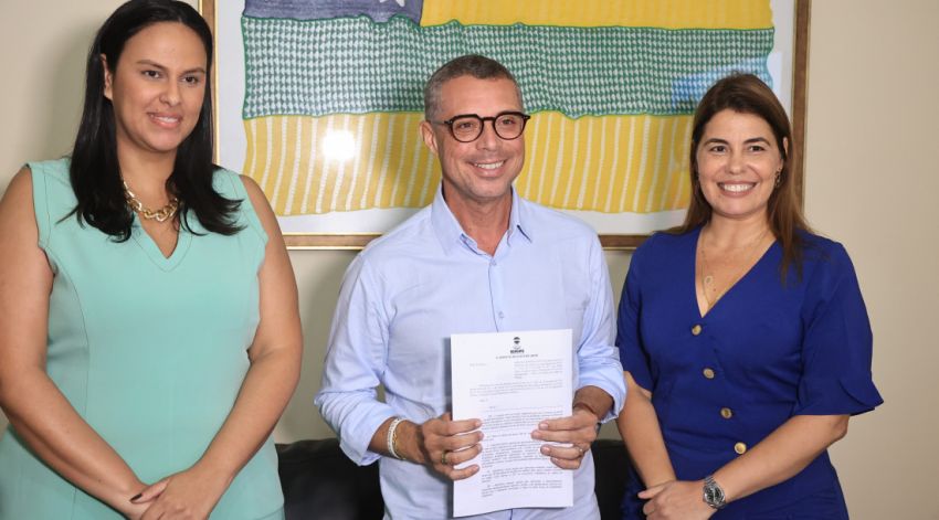 Governador assina projeto de lei para ampliar benefício de isenção de IPVA para pessoas com síndrome de Down e autistas