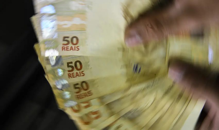 Brasileiros ainda não sacaram R$ 8,53 bilhões de valores a receber