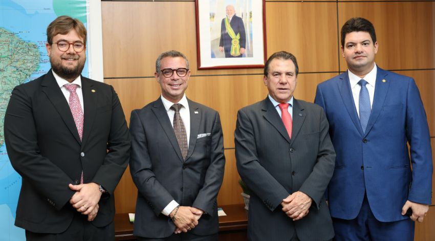 Governador discute avanços no Programa Primeiro Emprego com o ministro do Trabalho
