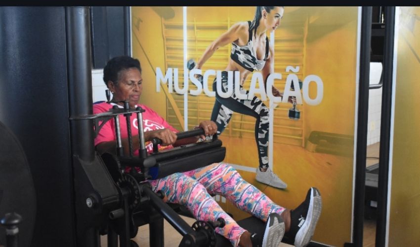 Com orientação e planejamento, musculação pode ser praticada em qualquer idade