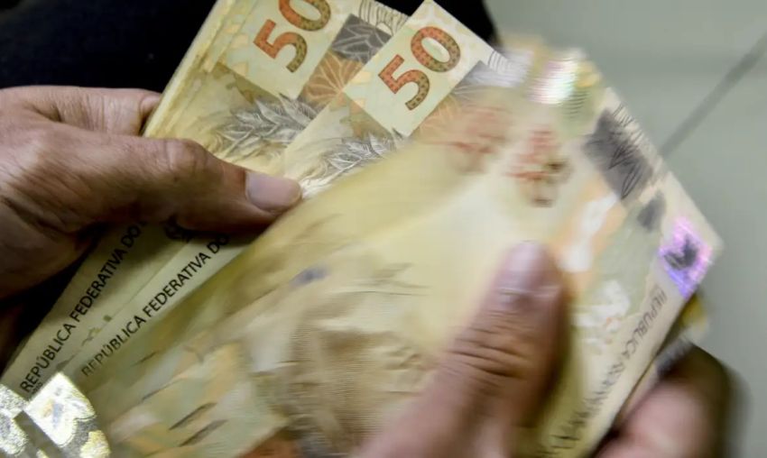 Prefeitura de Aracaju pagará segunda parcela do 13 aos servidores nesta sexta-feira, 13