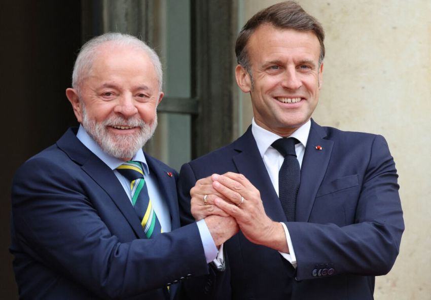 Lula inicia visita à França com acordo UE-Mercosul e crises internacionais na agenda