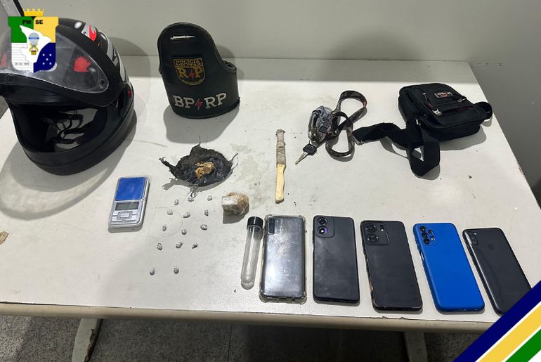 Dupla é presa por tráfico de drogas no Santos Dumont, em Aracaju