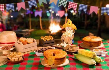 Mesa junina para crianças pode ser divertida, colorida e nutritiva
