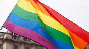 Comitê Olímpico dos EUA proíbe mulheres trans em competições femininas