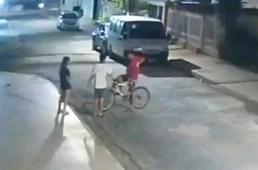 Polícia prende dupla que enterrava iPhones roubados em Aracaju