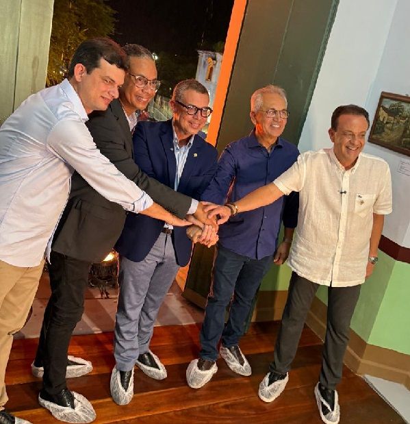 Ao lado do grupo político de Marcos Santana, governador Fábio Mitidieri anuncia que vai despachar um dia por mês em São