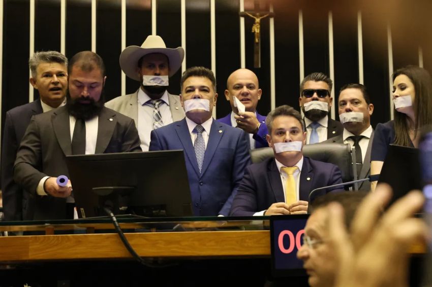 Tumulto na Câmara: Corregedor deve concluir parecer até quarta (13)