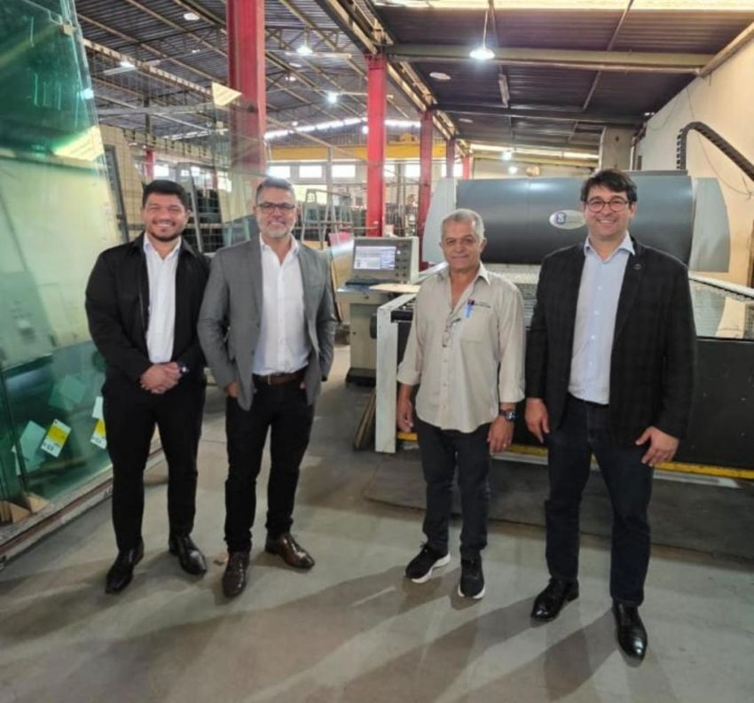 Prefeitura de Aracaju consolida vinda de indústria de vidros e garante 300 novos empregos para a capital