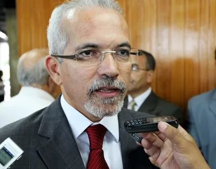 Edvaldo Nogueira responde acusação de desvio de recursos de emendas parlamentares