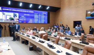 Deputados aprovam reajuste de 10% para servidores do PCCV