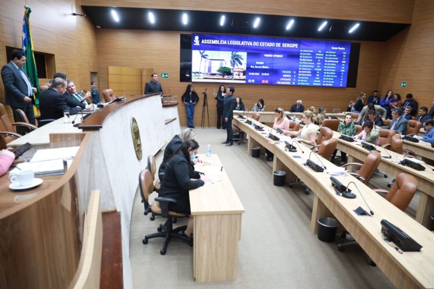 Deputados aprovam mudanças na progressão de carreira e no efetivo da PMSE