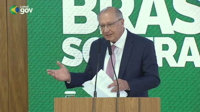 Alckmin defende diálogo e negociação e fala em 'abrir mais mercado' para frear tarifaço de Trump