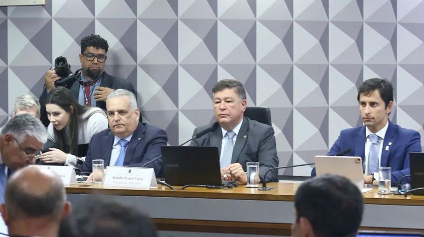 CPMI deve analisar convocação de Lupi e ex-presidentes do INSS nesta terça