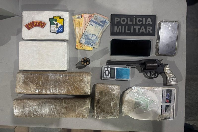 PM prende quatro suspeitos e apreende 4 kg de entorpecentes em Estância