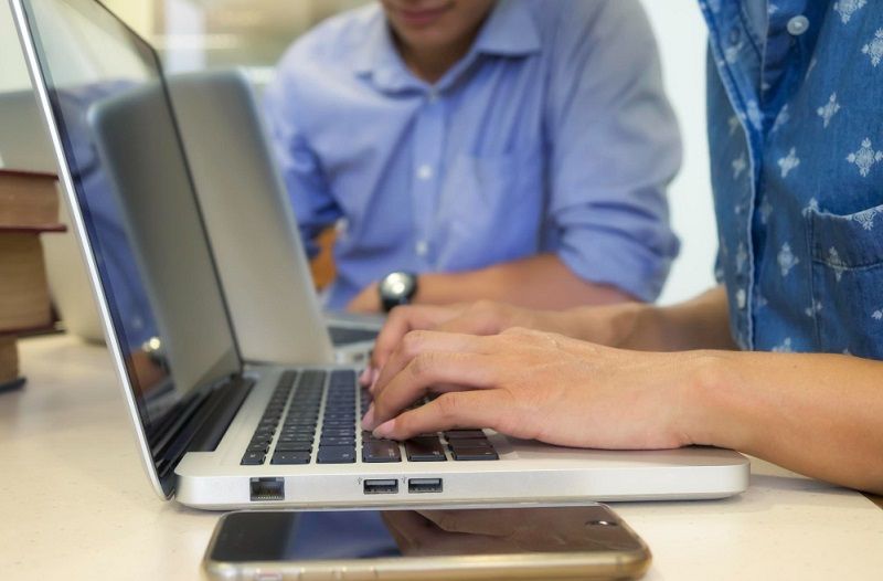 Feira online abre inscrições para empregar mais de 8 mil jovens