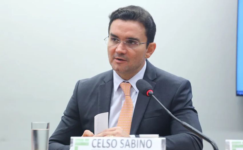 Pressionado pelo União Brasil, Celso Sabino avisa Lula que vai pedir demissão do Ministério do Turismo