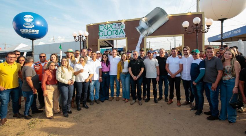Governador participa da ExpoGlória 2025 e reforça importância da bacia leiteira na economia sergipana